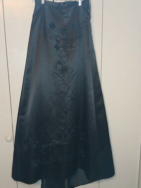Donna Morgan Size 10 Black Evening Gown Embroidered Maxi Skirt and Top (0799G4)